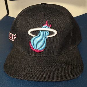 Used Pro Standard Miami Heat Pink/Blue Buckle Hat